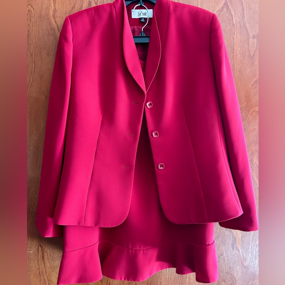 Le Suit Women’s Red 2-Piece Blazer & Skirt Suit, Size 12